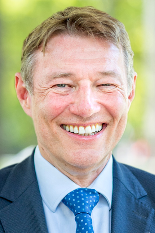 Headshot of Søren Scheuer